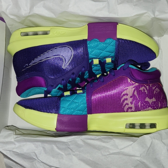 Lebron Witness 8 BRAND NEW w/Box Sz 10.5 - Picture 6 of 6